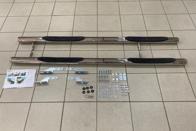 Пороги Tamsan труба D70 с проступями для Volkswagen Crafter 2006-2011 длинная база. Артикул TSSTRMP1UM.91.23