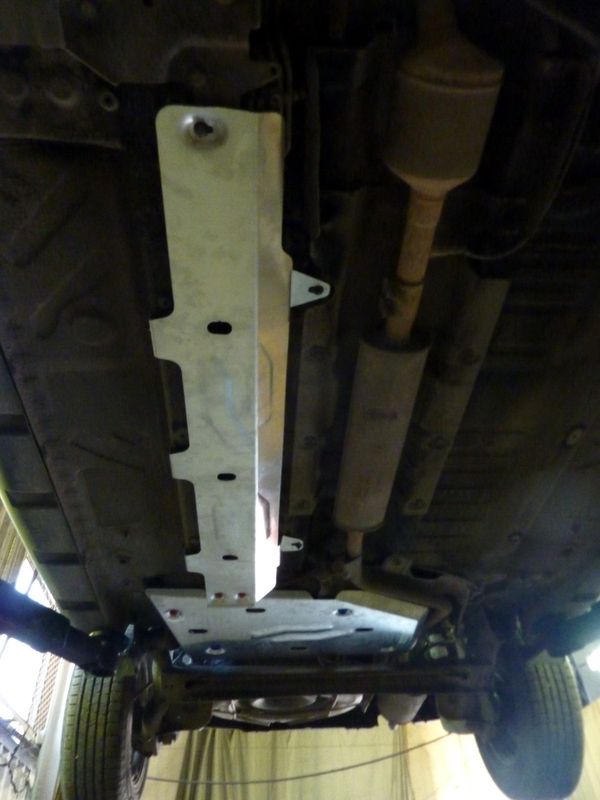 Защита алюминиевая Rival для топливного бака и топливных трубок Renault Duster I 2010-2020. Артикул 333.4708.1