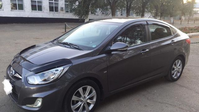 Дефлектор Vip-Tuning для капота Hyundai Accent IV 2011-2026. Артикул HYD35