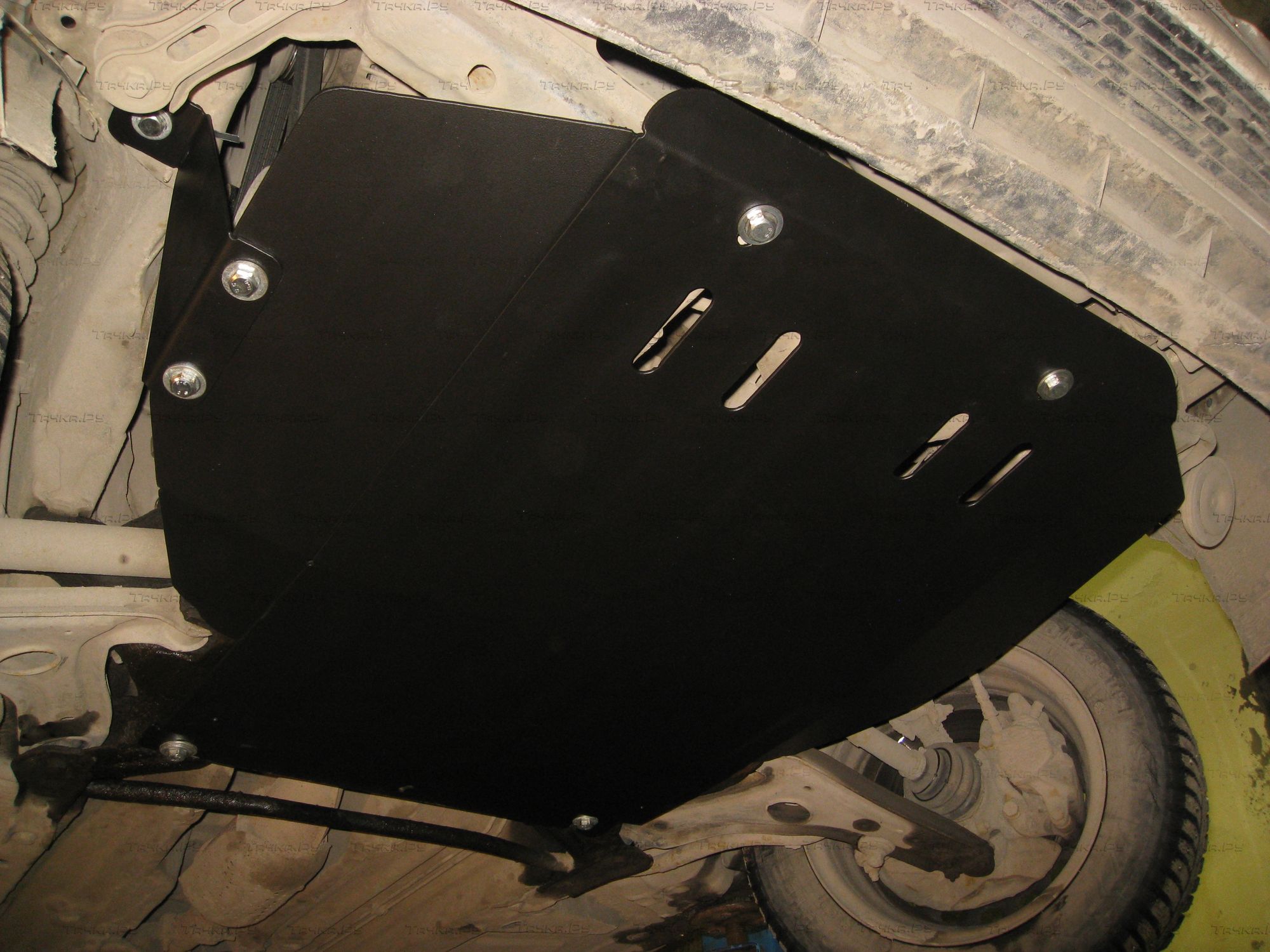 Защита Alfeco для картера и КПП Volkswagen Caddy II 1996-2004. Артикул ALF.26.25