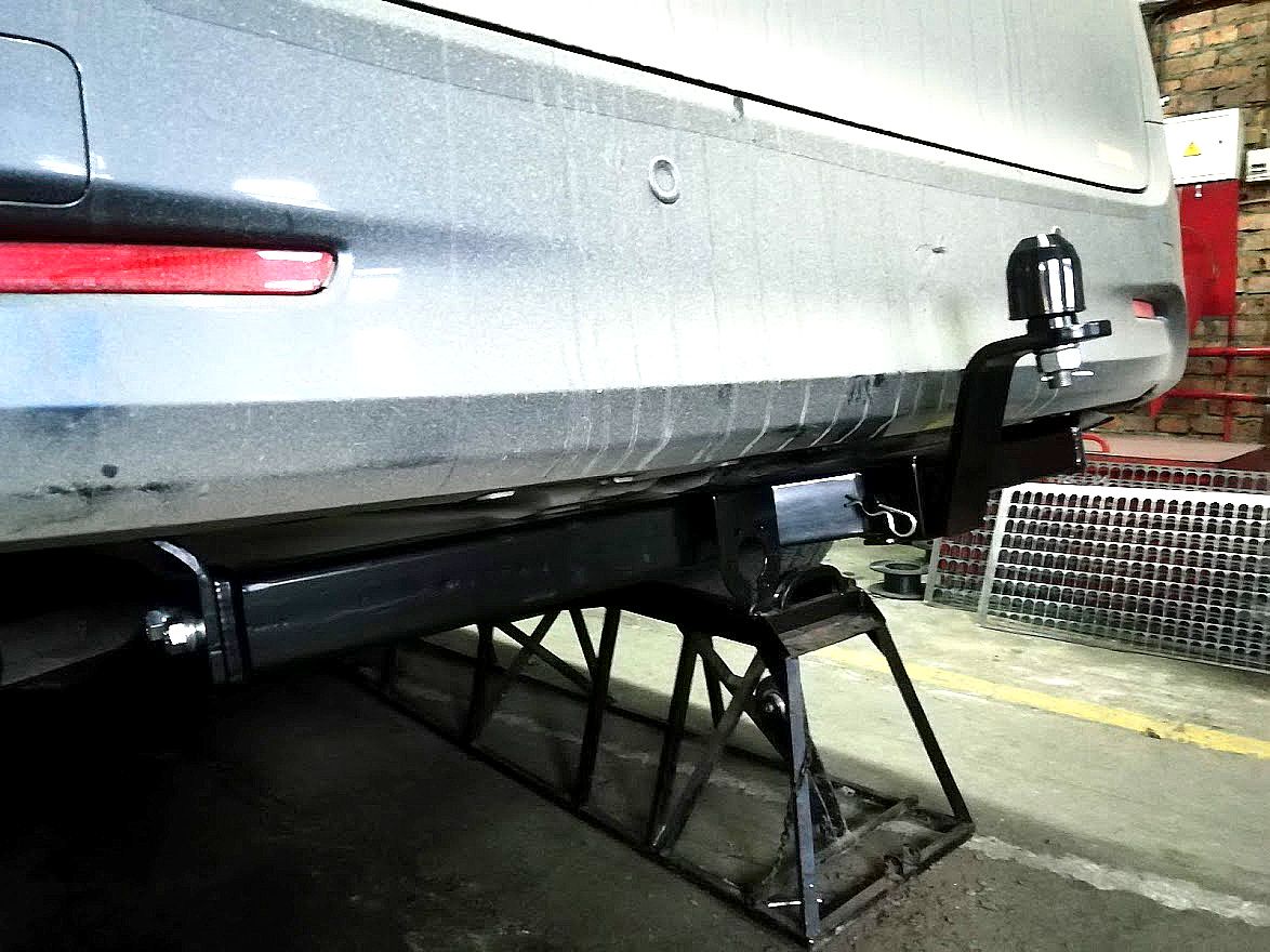 Фаркоп Halty для Toyota Vellfire (левый и правый руль) 2015-2026. Американский квадрат. Артикул TAlp15-v2