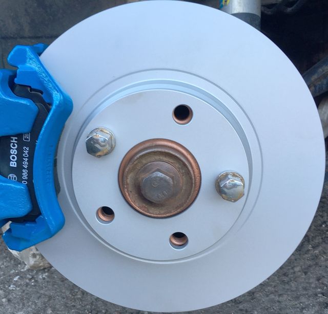 Тормозной диск Bosch задний для Audi S8 I (D2) 1998-2002. Артикул 0 986 479 916