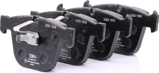 Тормозные колодки Valeo First передние для Alpina D3 E90/E92 2006-2007. Артикул 301820