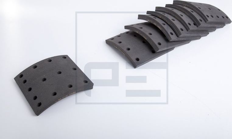 Тормозные накладки PE Automotive. Артикул 086.173-00A
