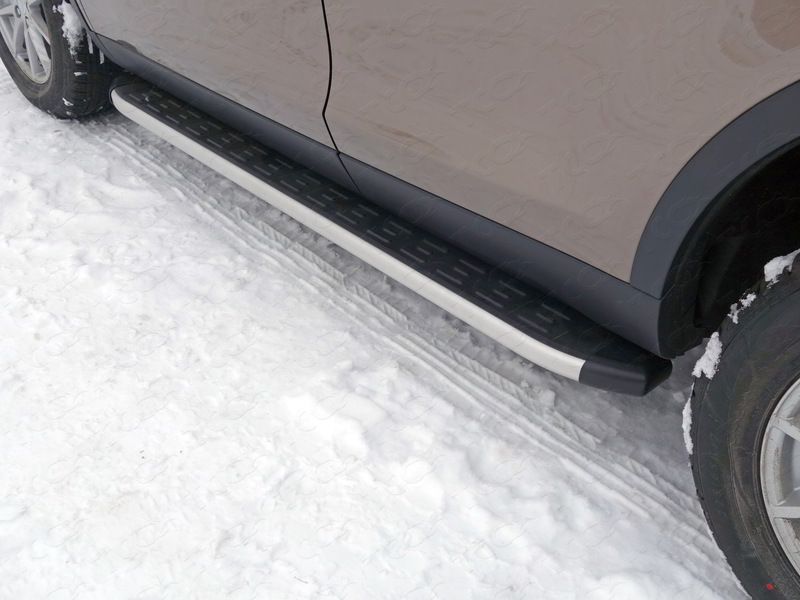 Пороги алюминиевые ТСС с пластиковой накладкой 1820 мм для Land Rover Discovery Sport 2015-2019. Артикул LRDISSPOR15-05AL