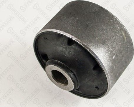Сайлентблок переднего рычага подвески Stellox. Артикул 87-51044-SX