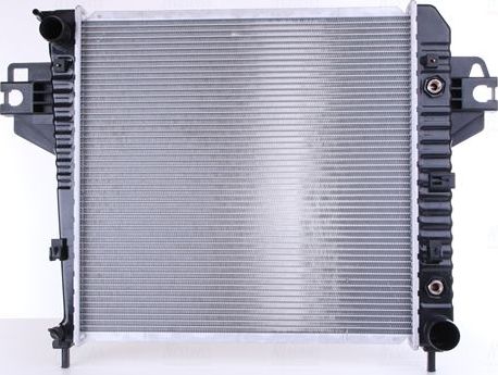 Радиатор охлаждения двигателя Nissens для Jeep Cherokee III (KJ) 2001-2007. Артикул 61017