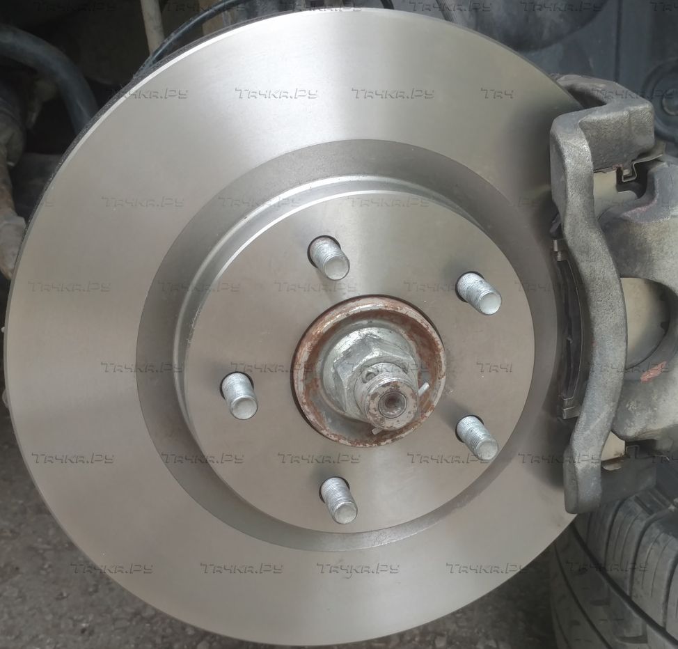 Тормозной диск Bosch передний для Nissan Juke I 2010-2011. Артикул 0 986 479 358