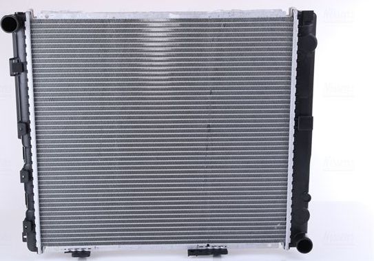 Радиатор охлаждения двигателя Nissens для Mercedes-Benz E-Класс I (W124) 1993-1996. Артикул 62697A
