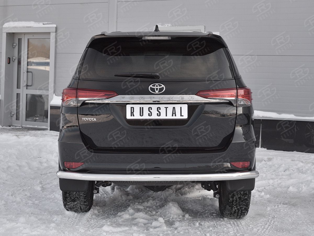 Защита RusStal заднего бампера d63 секции для Toyota Fortuner II (для России) 2017-2020. Артикул TFZ-002887
