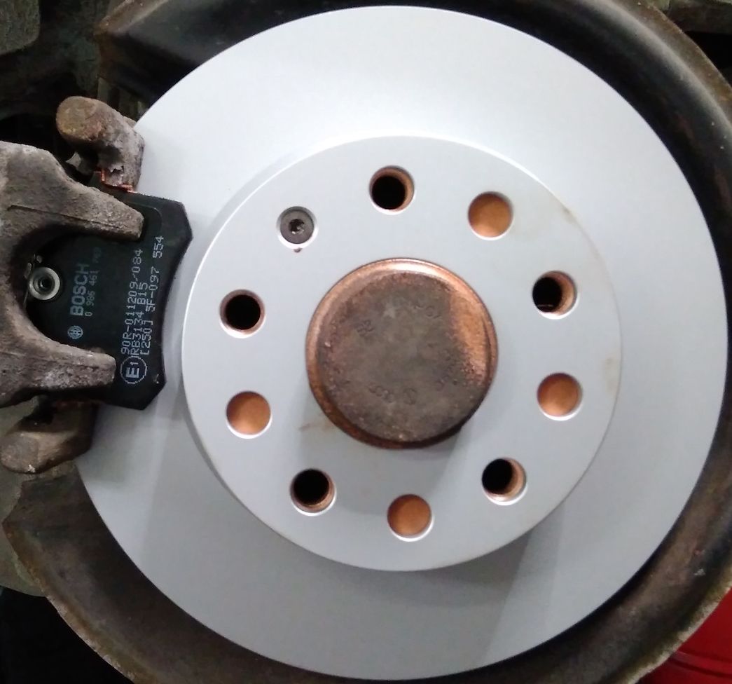 Тормозной диск Bosch. Артикул 0 986 479 099