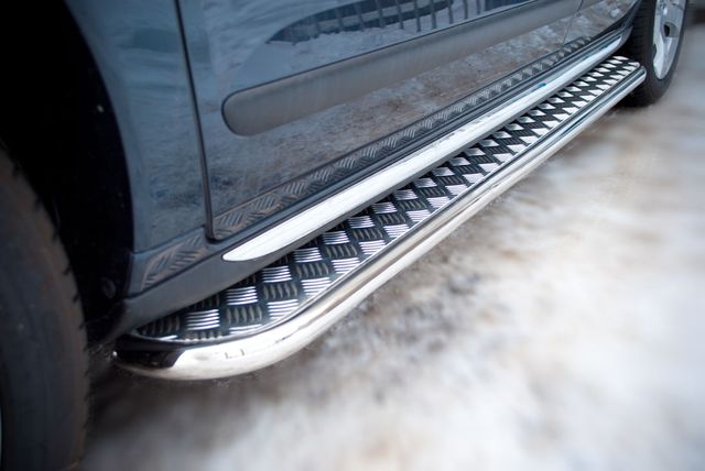 Защита порогов RusStal труба d42 с листом для Peugeot 3008 2009-2026. Артикул P38L-000429