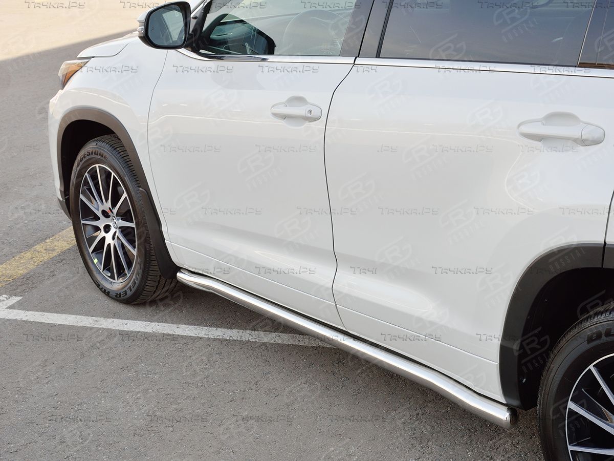 Защита порогов RusStal труба d63 (вариант 3) для Toyota Highlander III 2016-2026. Артикул THRT-002623