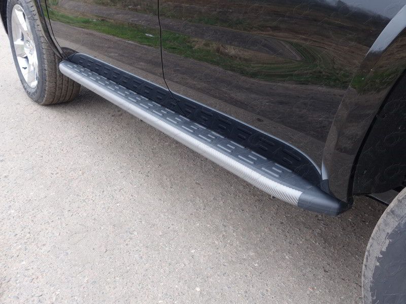 Пороги алюминиевые ТСС с пластиковой накладкой 1920 мм для Chevrolet Tahoe IV 2016-2021 Карбон серые. Артикул CHEVTAH16-09GR