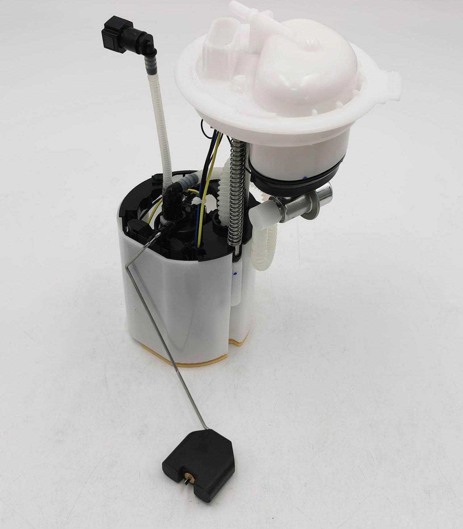 ТОПЛИВНЫЙ БЕНЗОНАСОС В СБОРЕ VAG PASSAT (3C2) 2.0 FSI PASSAT (3C2) 1.4 (Achr). Артикул EFM1150706