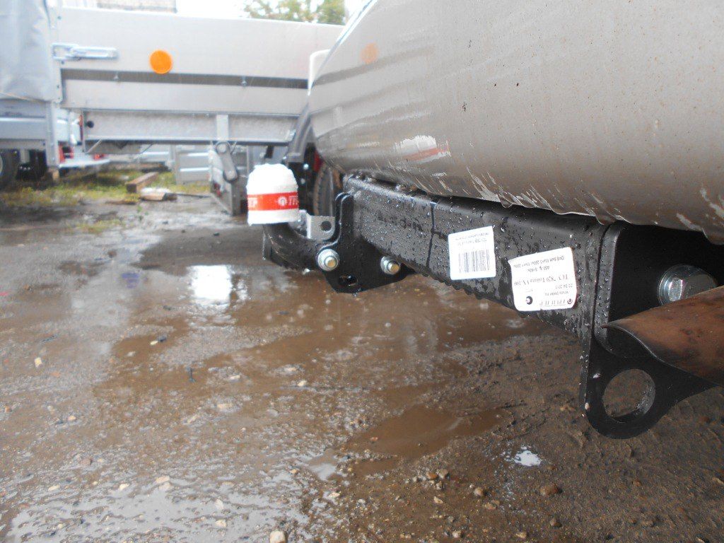 Фаркоп Трейлер для Toyota Land Cruiser 100 VX 1998-2007. Артикул 7820