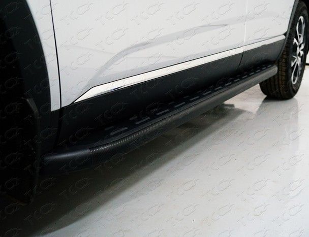 Пороги алюминиевые ТСС с пластиковой накладкой 1720 мм для Renault Arkana 2019-2022 Карбон черные. Артикул RENARK19-20BL