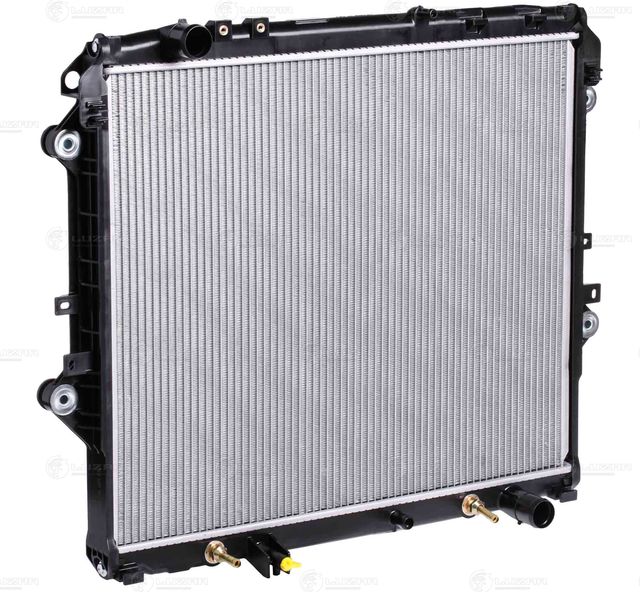 Радиатор охлаждения двигателя Luzar для Toyota Fortuner II 2015-2026. Артикул LRc 1975