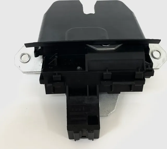 Замок багажника (Ukorauto). Артикул U0528526