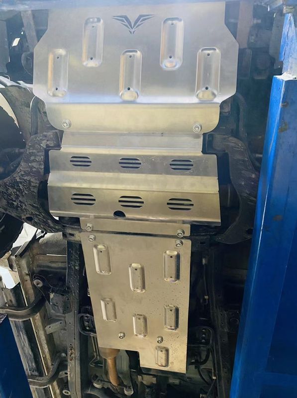 Защита алюминевая Falcon для радиатора, картера, РК, КПП Mitsubishi Pajero Sport III 2021-2023. Артикул 8119755283