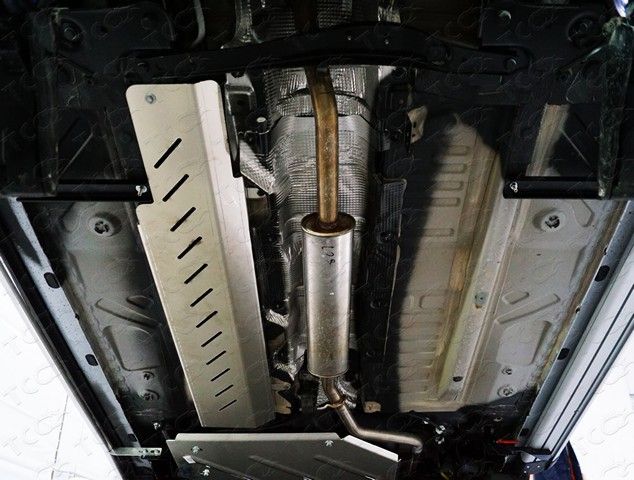 Защита алюминиевая ТСС (4 мм) для топливных магистралей Renault Arkana 2019-2022. Артикул ZKTCC00426