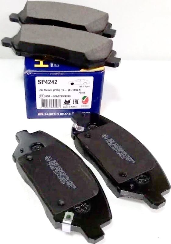 Тормозные колодки Sangsin Hi-Q. Артикул SP4242