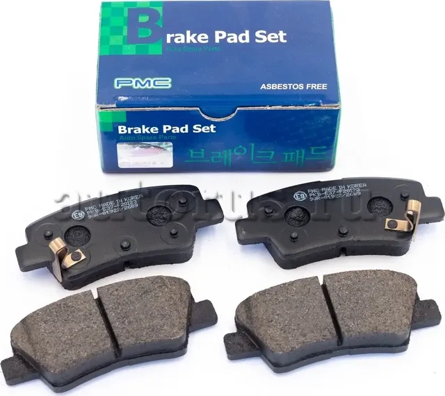 Колодки тормозные дисковые (Parts-Mall). Артикул PKB-E37