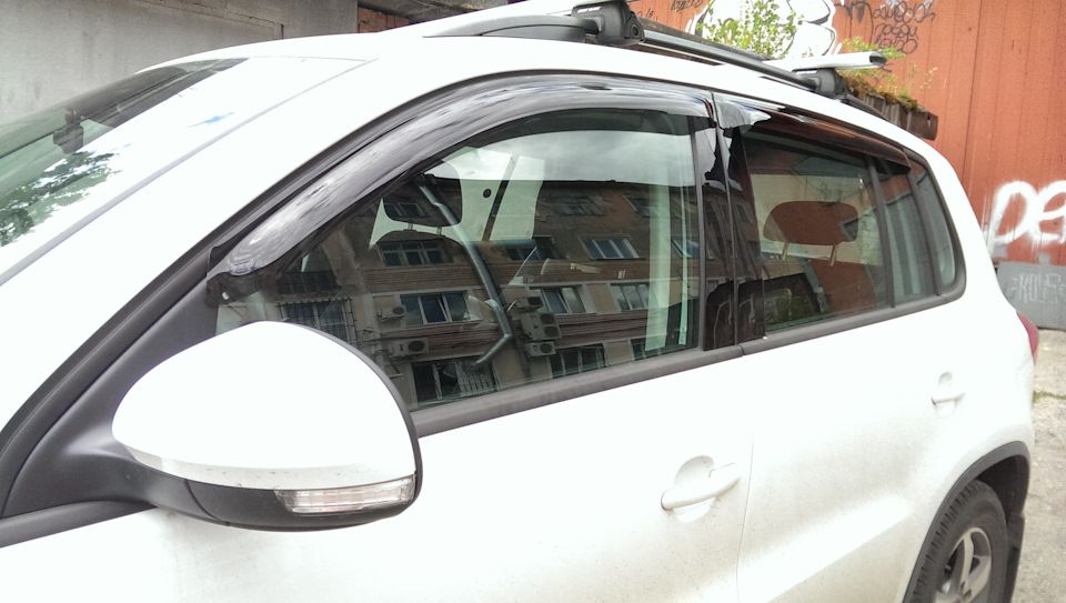 Дефлекторы SIM для окон Volkswagen Tiguan 2008-2016. Артикул SVOTIG0832