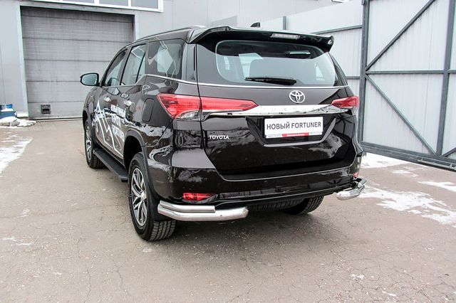 Защита Slitkoff задняя уголки d76+d42 двойные для Toyota Fortuner II (для России) 2017-2026. Артикул TFOR-008