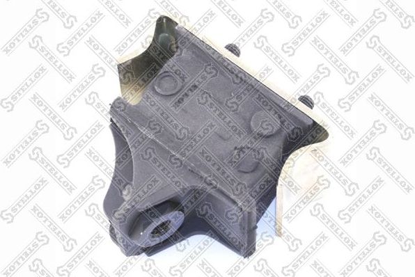 Подушка (опора) двигателя Stellox правая/левая для Volkswagen LT II 1996-2006. Артикул 81-02759-SX