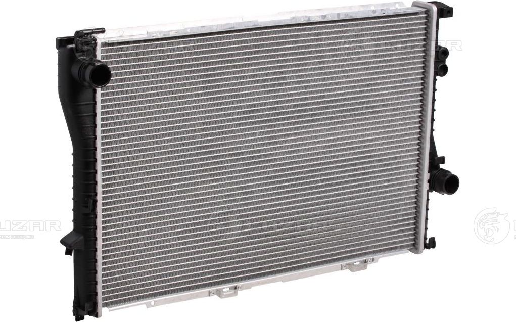 Радиатор охлаждения двигателя Luzar для BMW 7 III (E38) 1994-2001. Артикул LRc 26108
