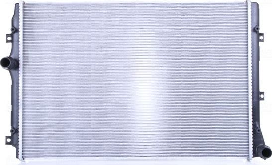 Радиатор охлаждения двигателя Nissens для Volkswagen Passat B7 2011-2015. Артикул 65309