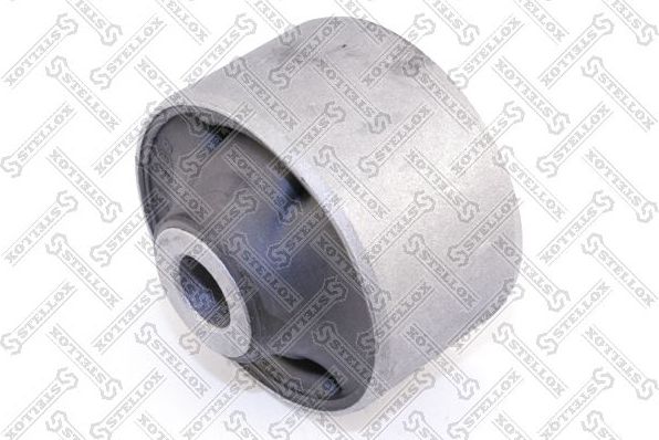 Сайлентблок переднего рычага подвески Stellox. Артикул 87-53056-SX