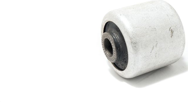 Сайлентблок переднего рычага подвески Cworks правый/левый для BMW 5 V (E60/E61) 2001-2010. Артикул F280R0017