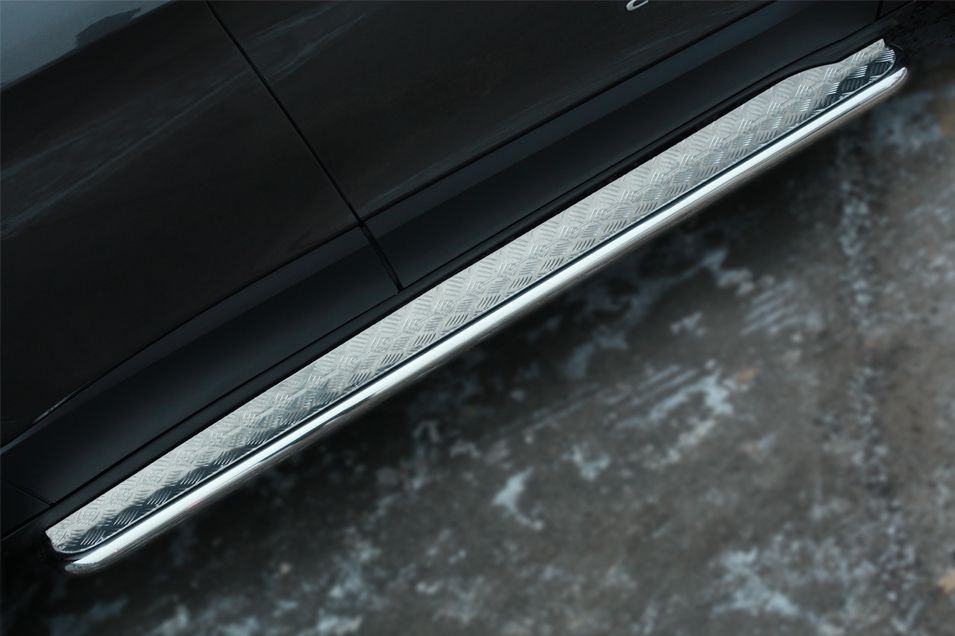 Защита порогов RusStal труба d42 с листом для Jeep Cherokee KL 2014-2026. Артикул JCL-001989