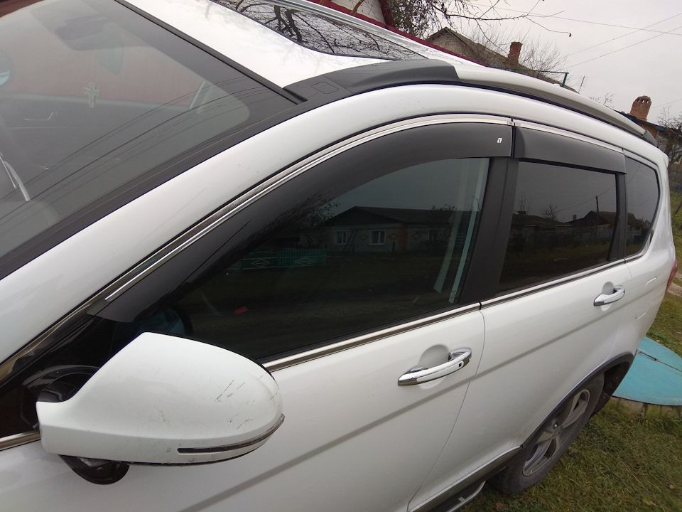 Дефлекторы Cobra Tuning для окон (c хром. молдингом) Haval H6 2014-2020. Артикул H60215CR