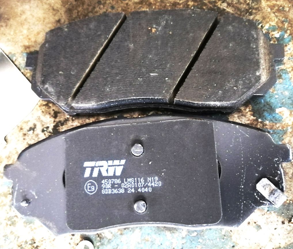 Тормозные колодки TRW. Артикул GDB3638