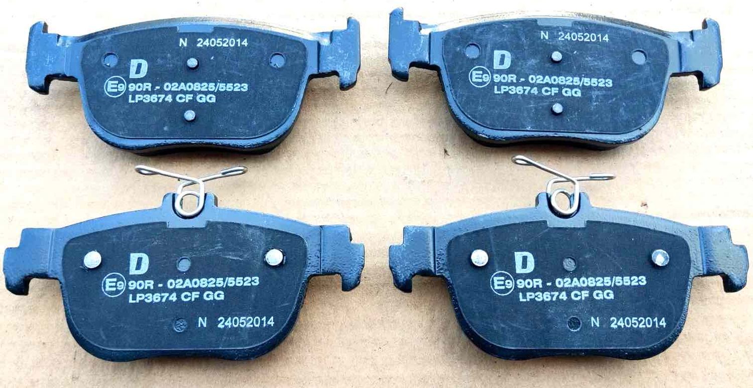 Тормозные колодки Delphi (Low-Metallic). Артикул LP3674