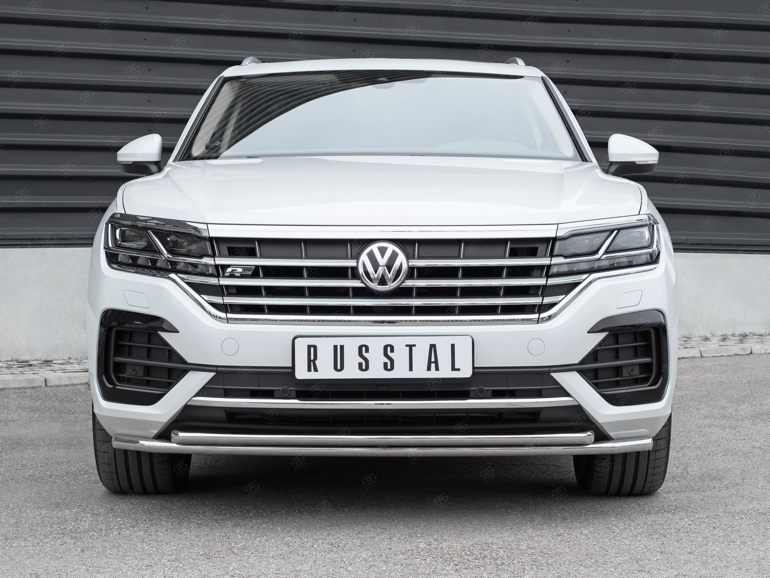Защита РусCталь переднего бампера d42 секции-d42 дуга для Volkswagen Touareg III 2018-2026 (кроме 2.0 TSI). Артикул VWTZ-003057