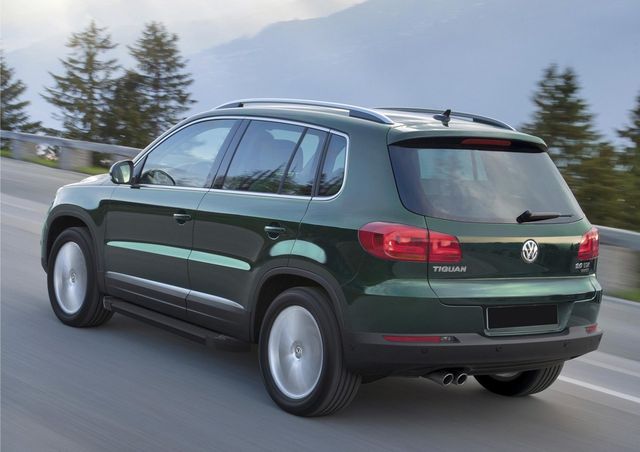 Пороги алюминиевые Rival Black для Volkswagen Tiguan I 2011-2017. Артикул F173ALB.5802.2