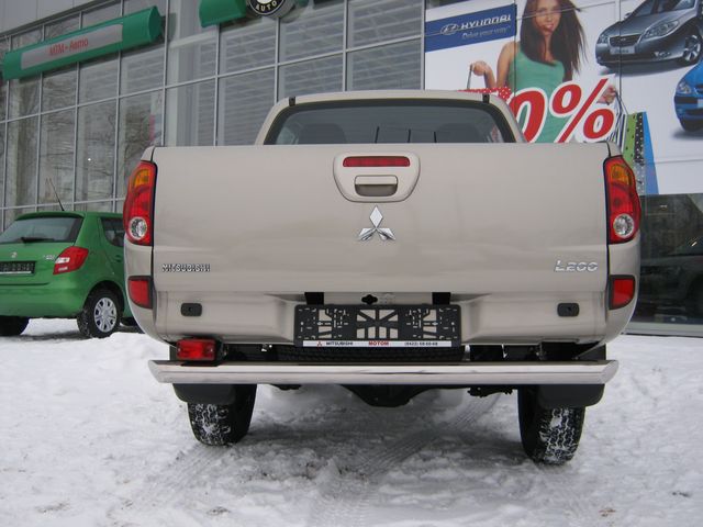 Защита RusStal заднего бампера d76 для Mitsubishi L200 IV 2010-2015. Артикул MLZ-001128