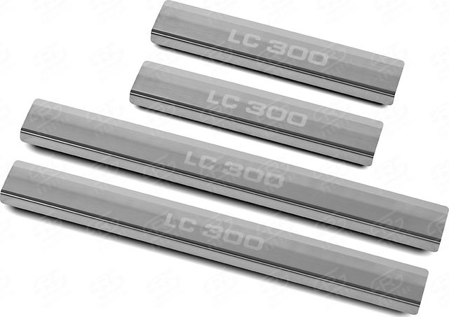 Накладки RusStal на пороги (лист нерж. шлифованный с надписью) для Toyota Land Cruiser 300 2021-2026. Артикул TLC30021-03