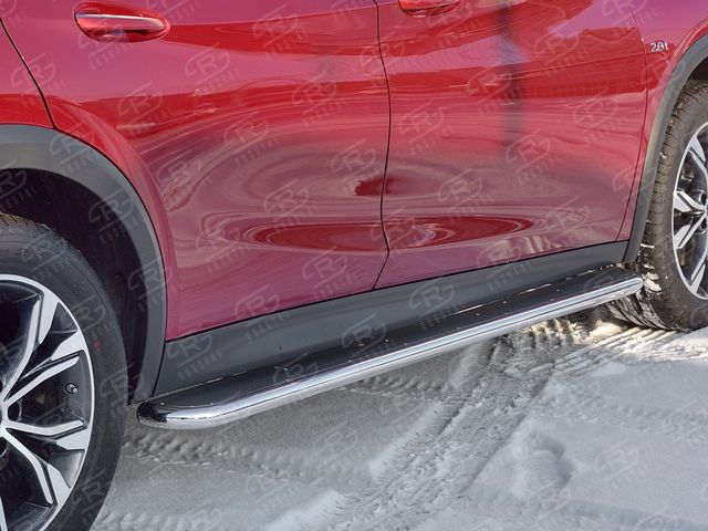 Защита порогов RusStal труба d42 С листом (Лист алюм, проф. нерж) (Вариант 3) для Infiniti QX30 2016-2025. Артикул IQX3L-0025023