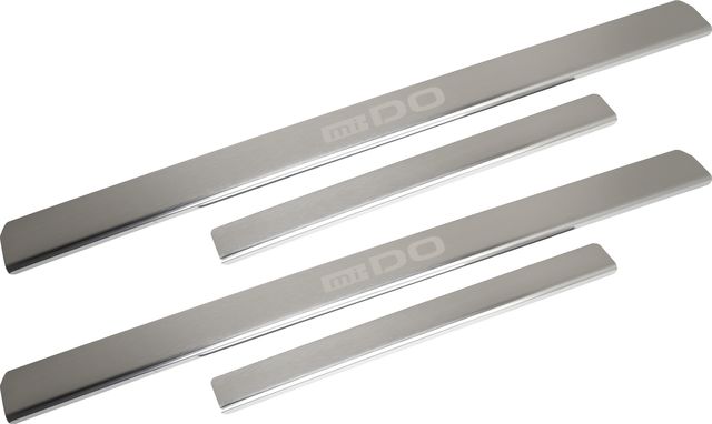 Накладки Arbori на пороги сатинированные с логотипом для Datsun mi-DO 2015-2020. Артикул ARBORI9408DS01S