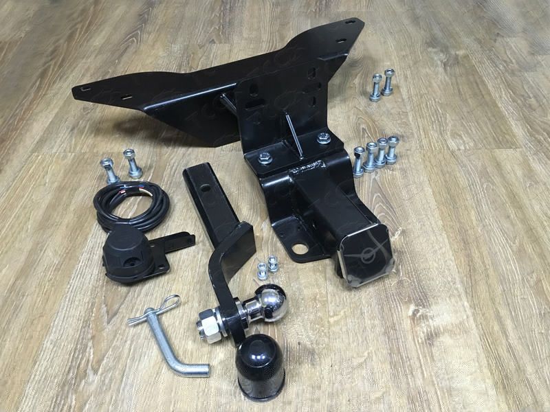 Фаркоп ТСС оцинкованный под американский квадрат для УАЗ Патриот I рестайлинг 2014-2020. Артикул TCU00028