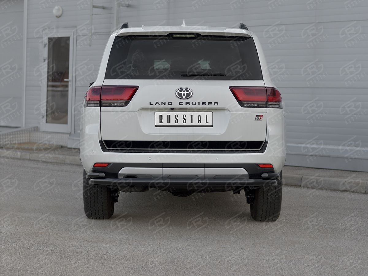Защита RusStal заднего бампера d63 секции d42 уголки для Toyota Land Cruiser 300 GR Sport 2021-2026 Черная. Артикул TLCZ-003976CH