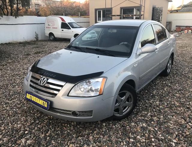 Дефлектор VT52 для капота ТагАЗ Vortex Estina 2008-2015. Артикул VT02VT