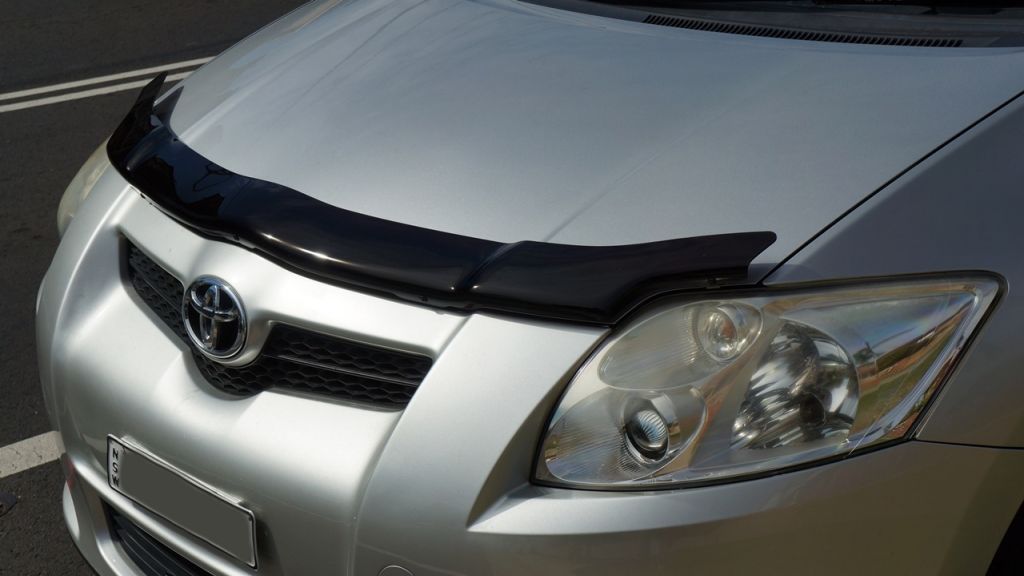 Дефлектор SIM для капота Toyota Auris I 2007-2009. Артикул STOAUR0712