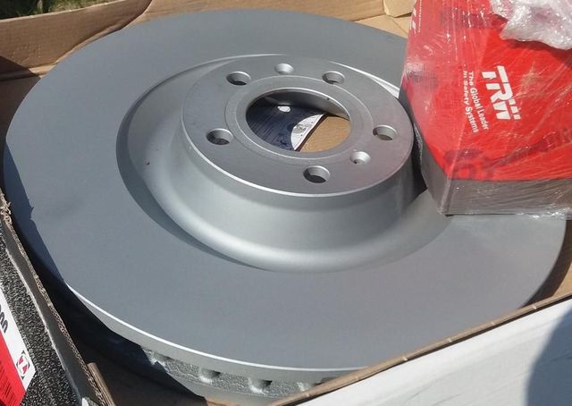 Тормозной диск Zimmermann Coat Z. Артикул 100.3305.20