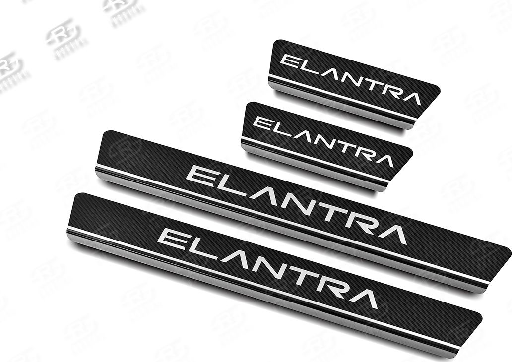 Накладки RusStal на пороги (лист нерж. карбон, надпись) для Hyundai Elantra VII 2020-2026. Артикул HYELAN20-06